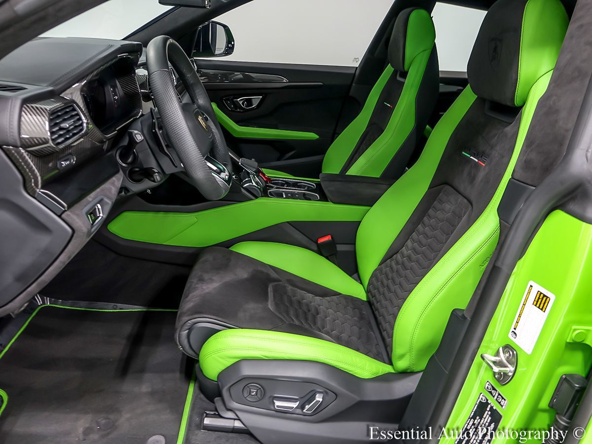 Sold 2022 Lamborghini Urus Pearl Capsule in Crestwood